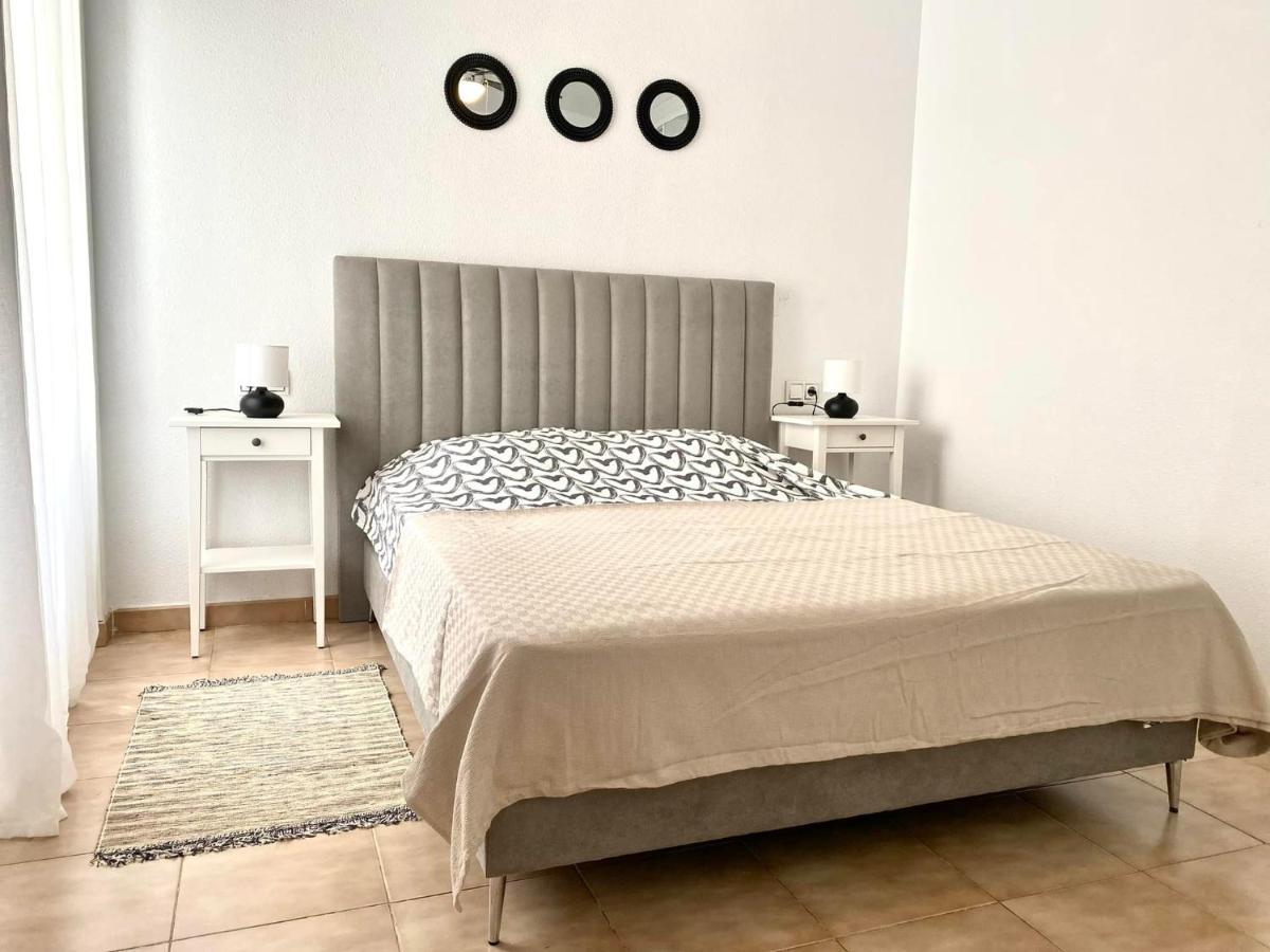 Locos Beach Holiday Apartments Torrevieja Exterior photo