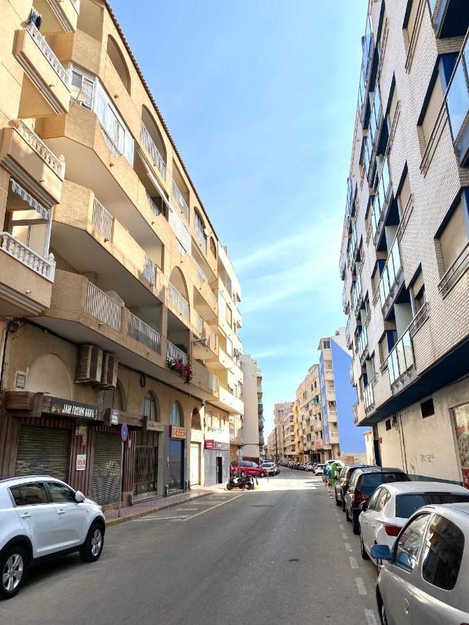 Locos Beach Holiday Apartments Torrevieja Exterior photo